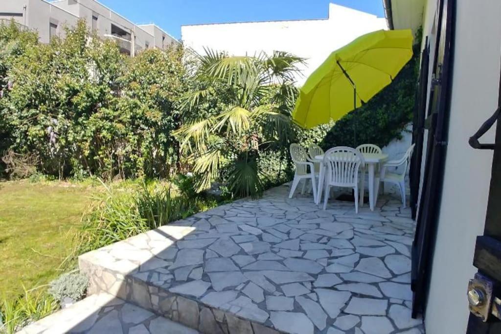Comme A La Maison Cenon Extérieur photo
