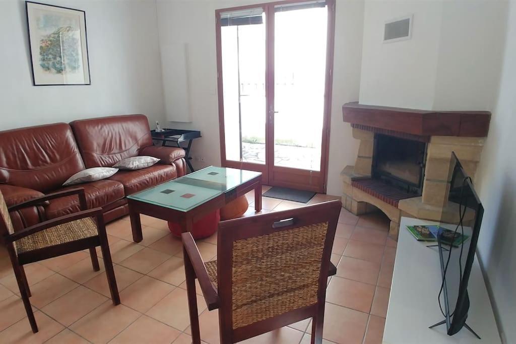 Comme A La Maison Cenon Extérieur photo